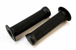 CLARK`S Ручки .С83 на руль 3-326 резин. BMX 135мм торц. защита+защита от проскальз. черные